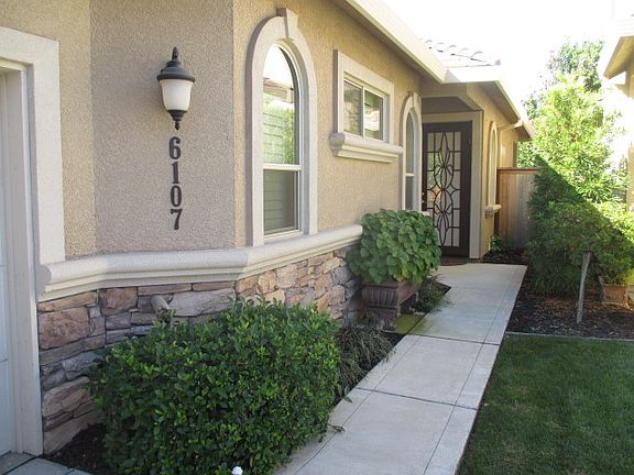 2nd image of 6107 Via Presidio Ln