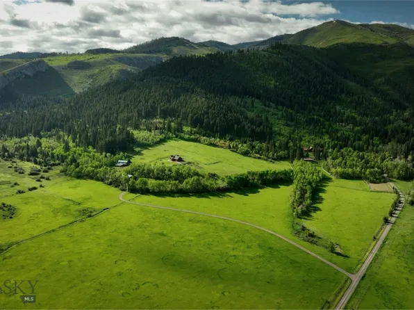 17400 Wilson Creek Rd, Gallatin Gateway, MT 59730
