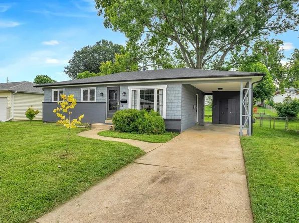 930 Vegas Dr, Saint Louis, MO 63125