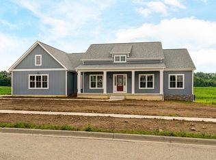 210 Sorrel Crest Ln, Pataskala, OH 43062