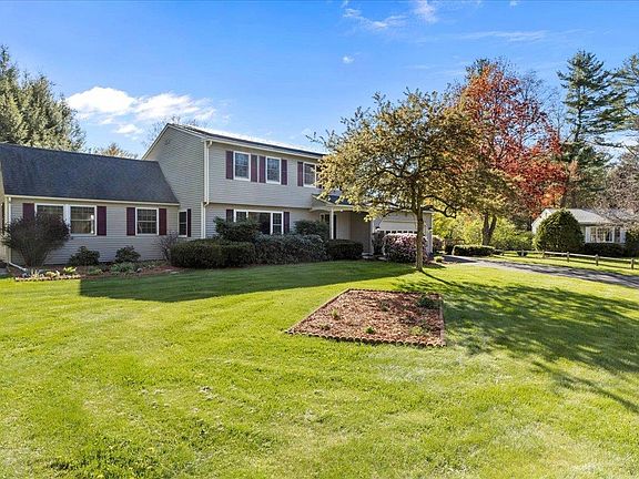 3rd image of 67 Pinecrest Circle
