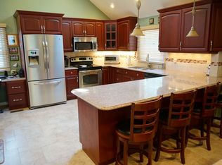 24 Park St, Blue Point, NY 11715