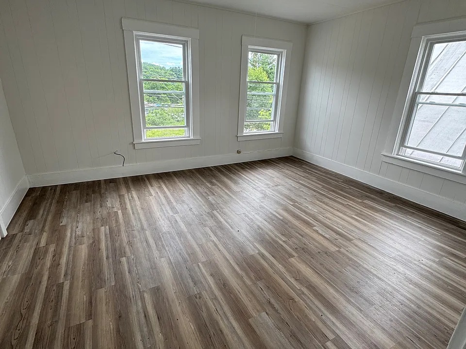 20 Mechanic St #4