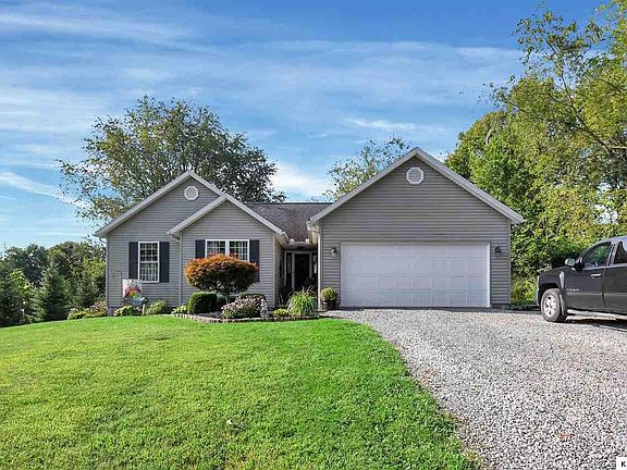 3rd image of 698 Greenbriar Cir