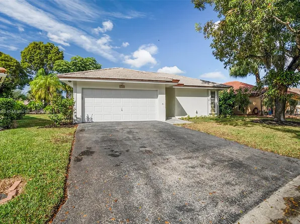 1762 Riverwood Ln, Coral Springs, FL 33071