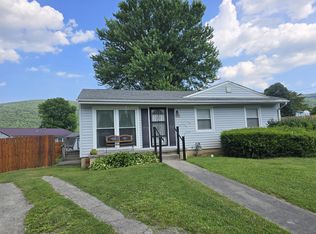 556 Brentwood Dr, Covington, VA 24426