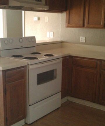 2nd image of 1228 W Westchester Way