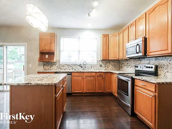 4th image of 2126 Napa Cir