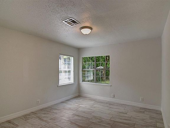 2nd image of 5732 Willow Glen Dr