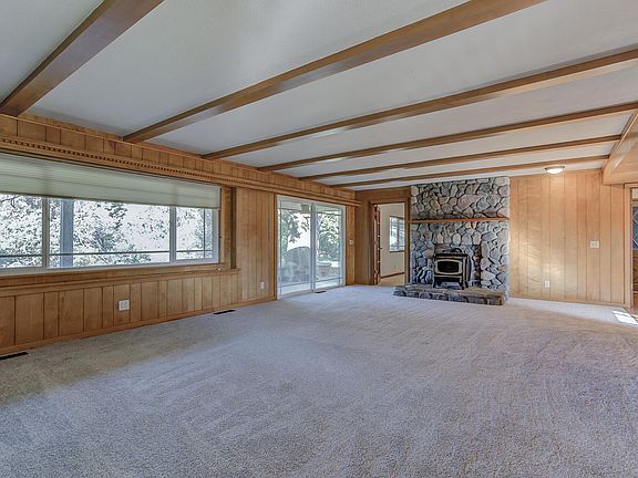 5th image of 21880 Parkway Dr