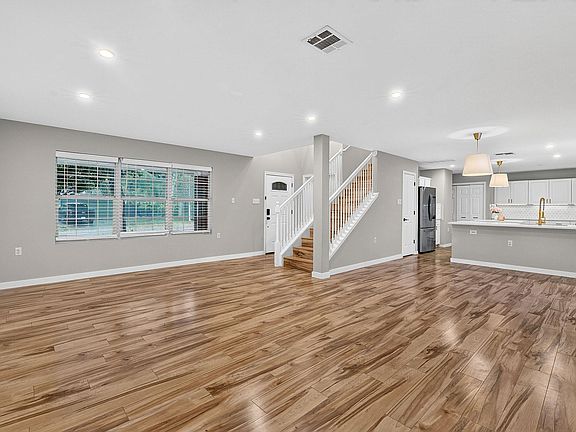 3rd image of 1703 Mimosa Ln