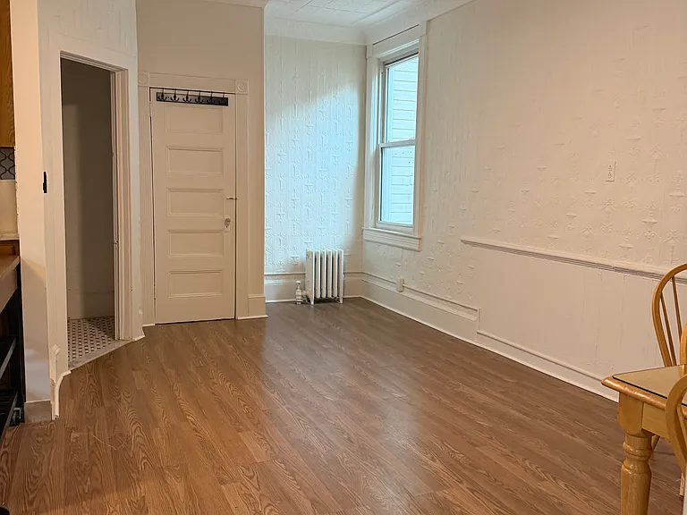 389 Van Duzer St #1B — Photo 15