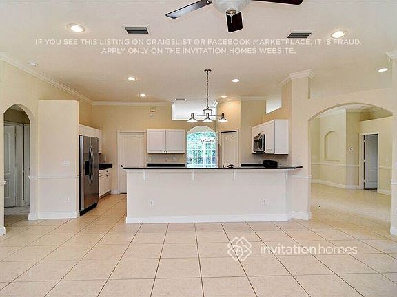 4th image of 1025 SW Romaine Ln