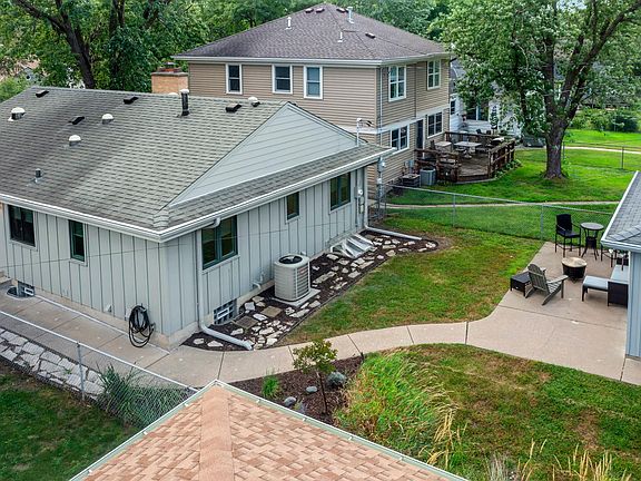 2nd image of 2810 W 60th St