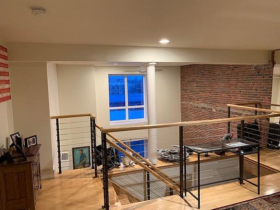 4th image of 516 E 2nd St #202