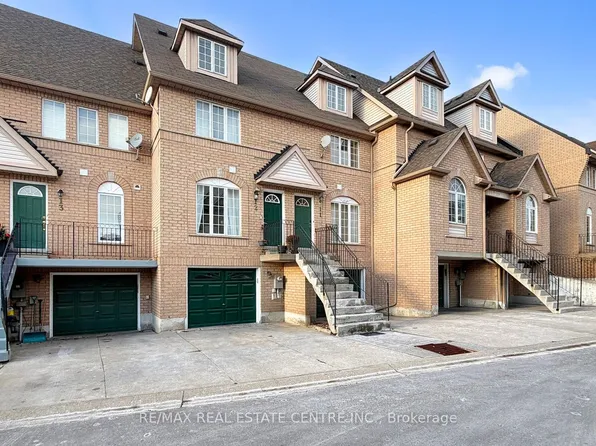 80 Strathaven Dr #12, Mississauga, ON L5R 3V9