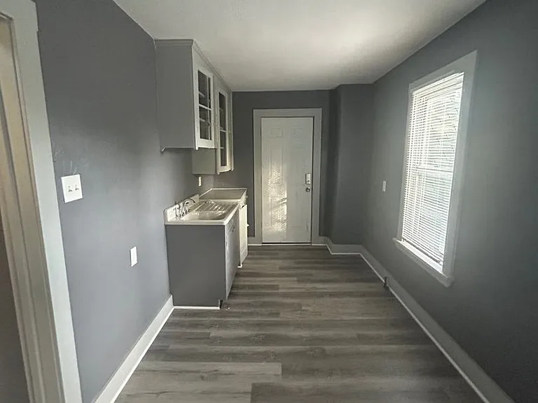 4019 Newark Ave — Photo 16
