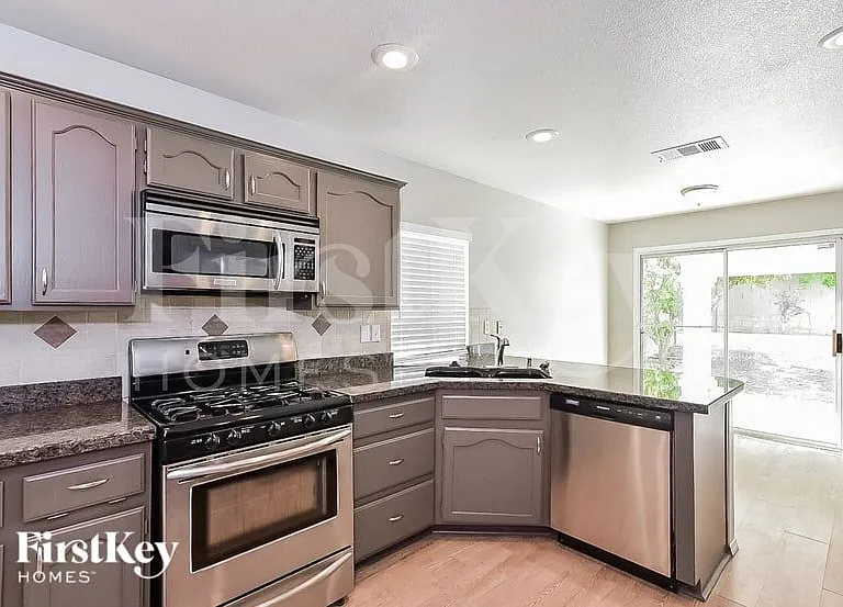 7829 Turtle Cove Ave — Photo 5