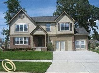 9667 Endicott Ln, Ypsilanti, MI