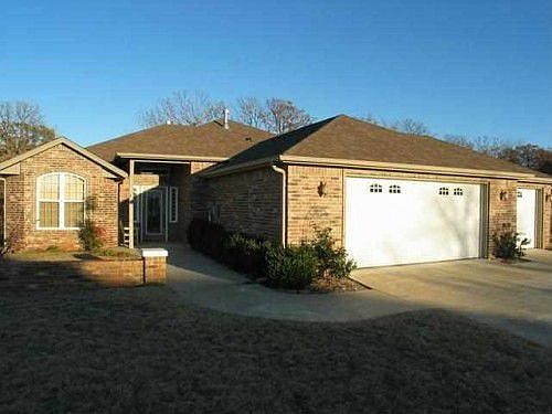 2nd image of 1621 S Hidden Oaks Dr