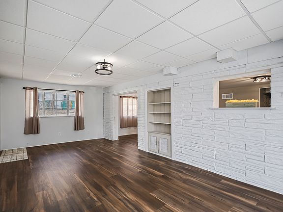 3rd image of 102 Picnic St