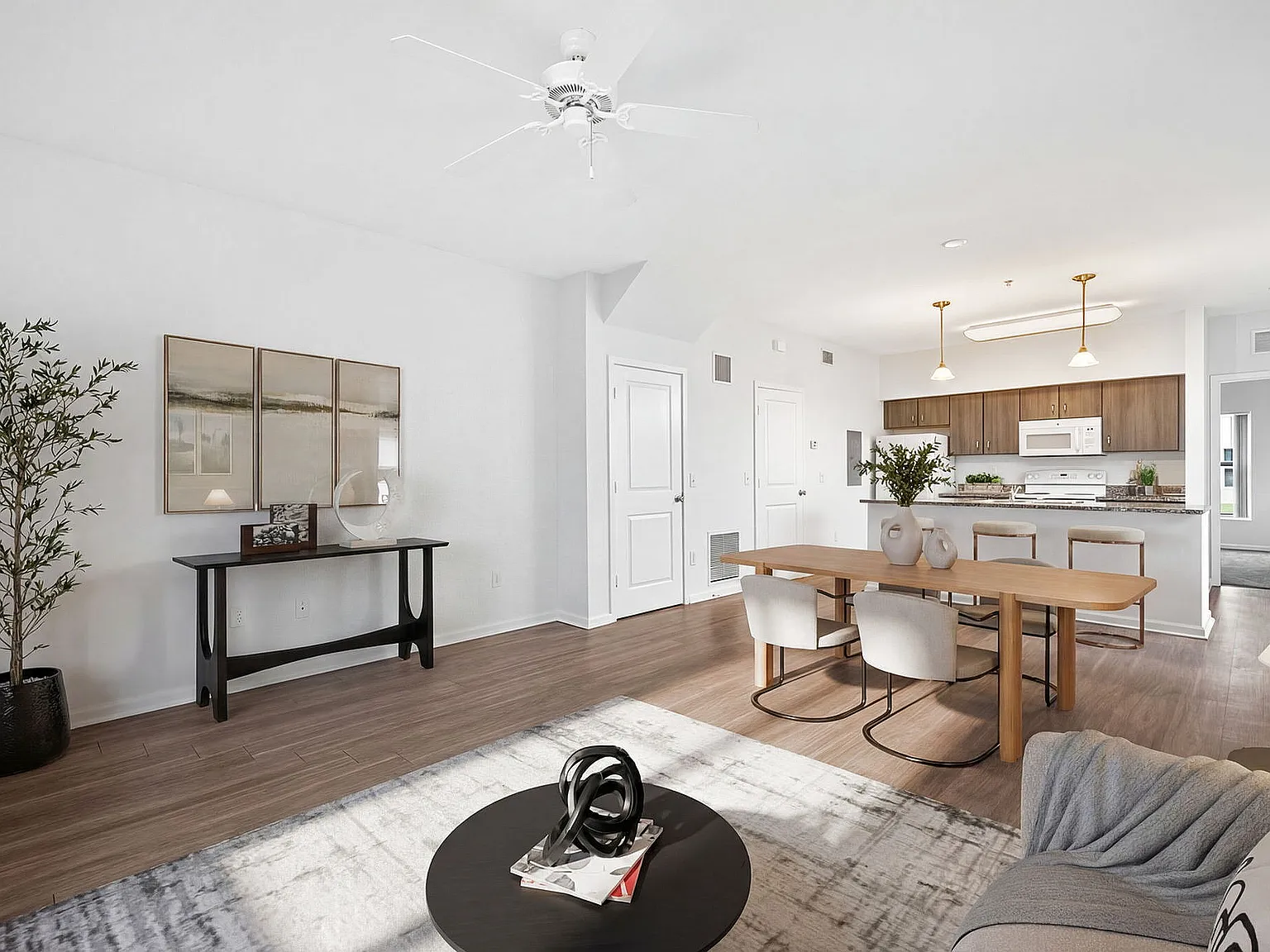 Mirage Bay Apartments — Photo 3