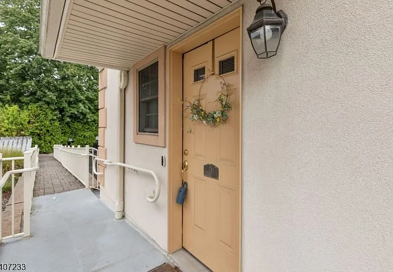 453 Springfield Ave — Photo 7