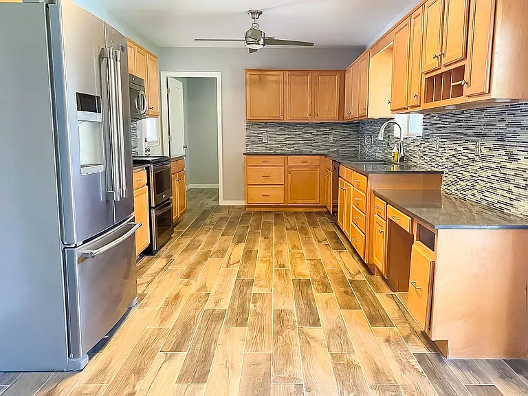 3310 E Earll Dr — Photo 4