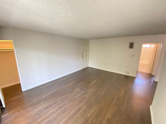 2nd image of 3338 Mentone Ave APT 5