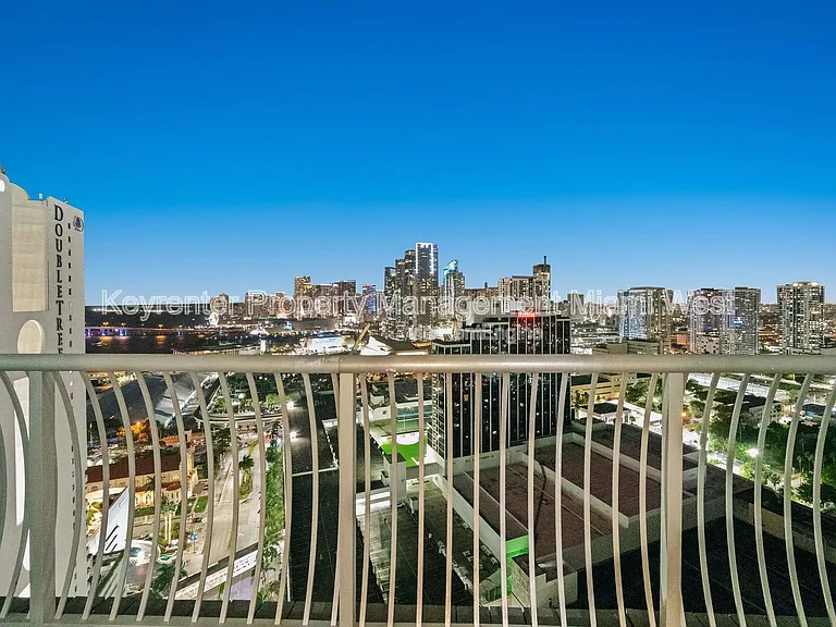 1750 N Bayshore Dr #3312 — Photo 4