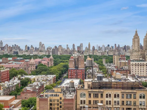 2166 Broadway image 2 of 10