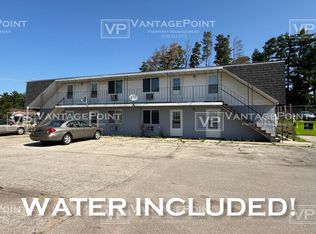 1914 Division St #18, New London, WI 54961