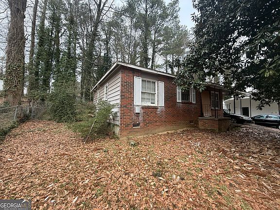 3rd image of 734 Alfred Rd NW