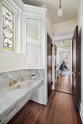 Sold by Sotheby's International Realty | media 22