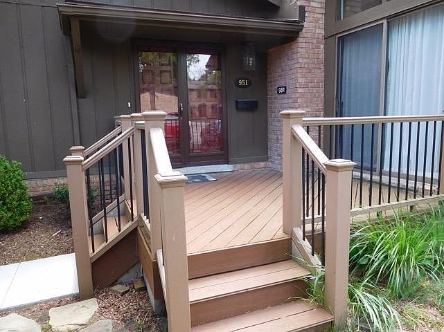 1st image of 951 Greenhills Dr