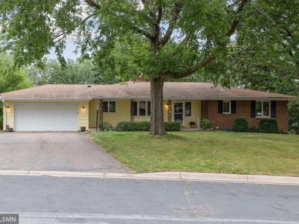 10209 10th Avenue Cir, Bloomington, MN 55420
