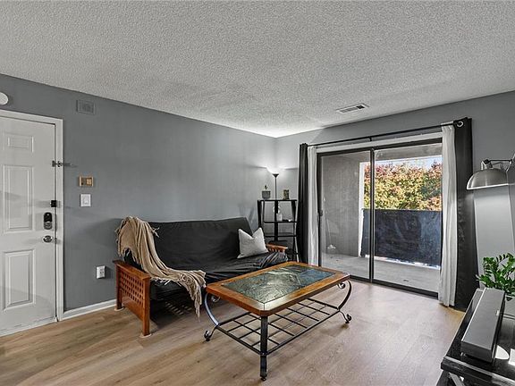 3rd image of 2657 Lenox Rd #L-163