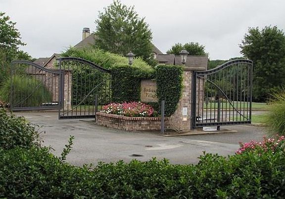 4th image of 198 Mouton Cir