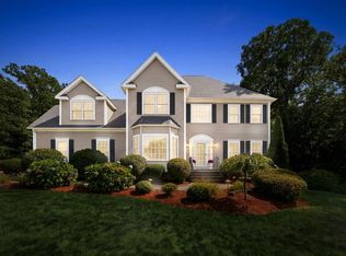 13 Larkin Ln, Hopedale, MA 01747