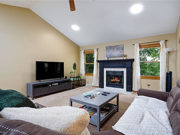 4th image of 1305 Northwoods Trl