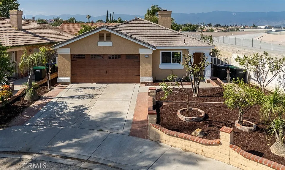1147 Bronze Star Dr