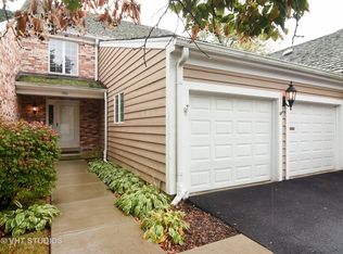 1531 Shire Cir #152, Inverness, IL 60067