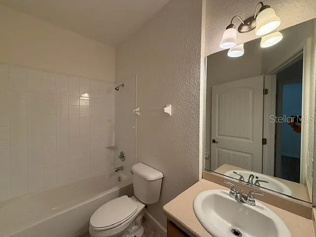 2935 NE 7th St #310 — Photo 23