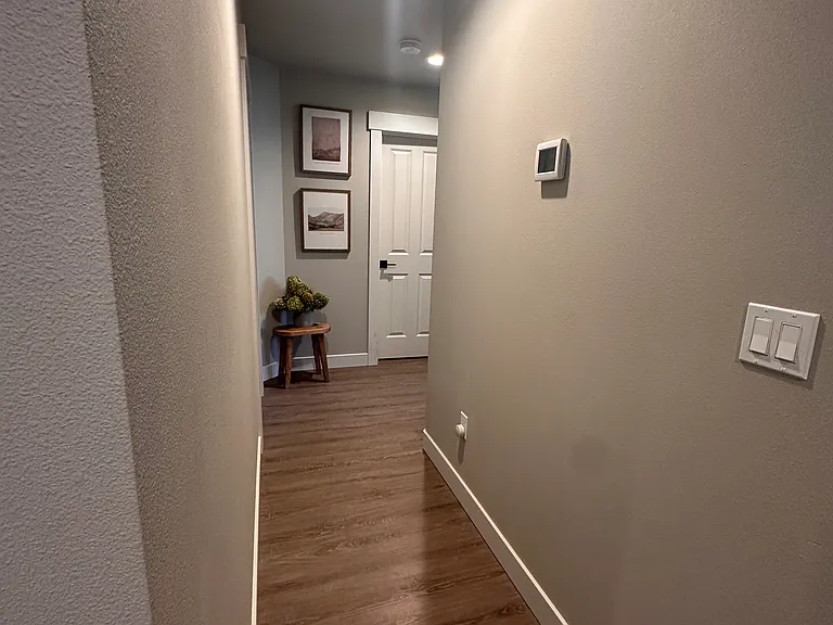 346 NE Roth St — Photo 8