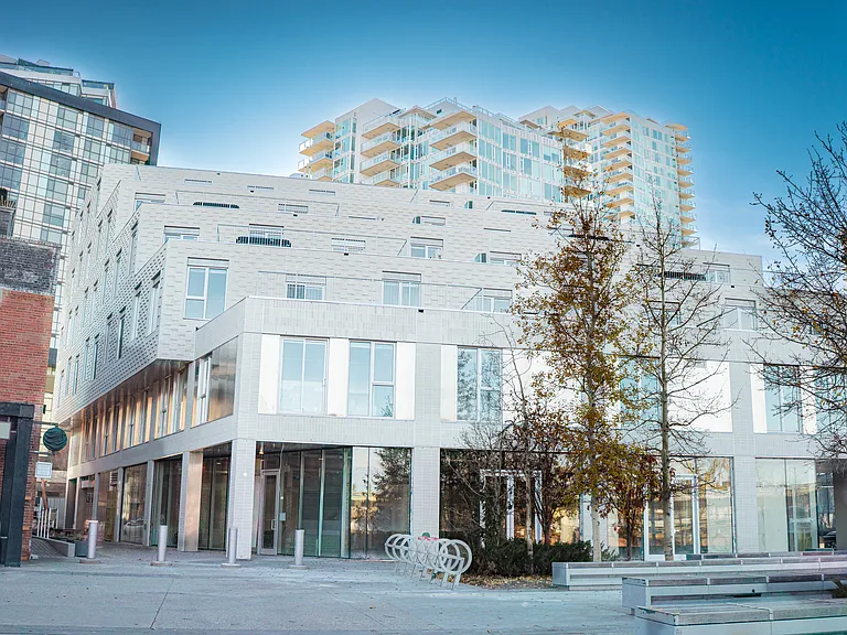 606 Confluence Way SE — Photo 1