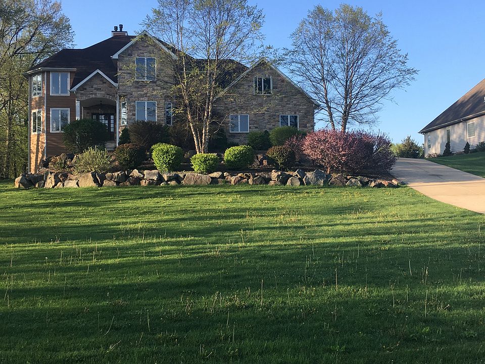 1st image of 70 Brodie Ct