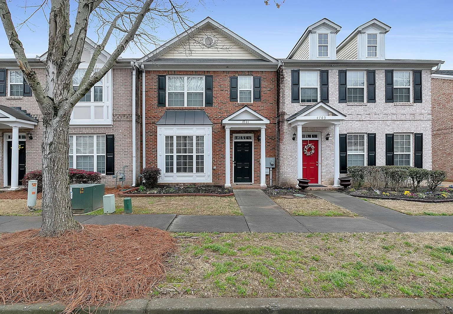 2 bed, 2.5 bath, 1394 sqft, $2,000 — Photo 1