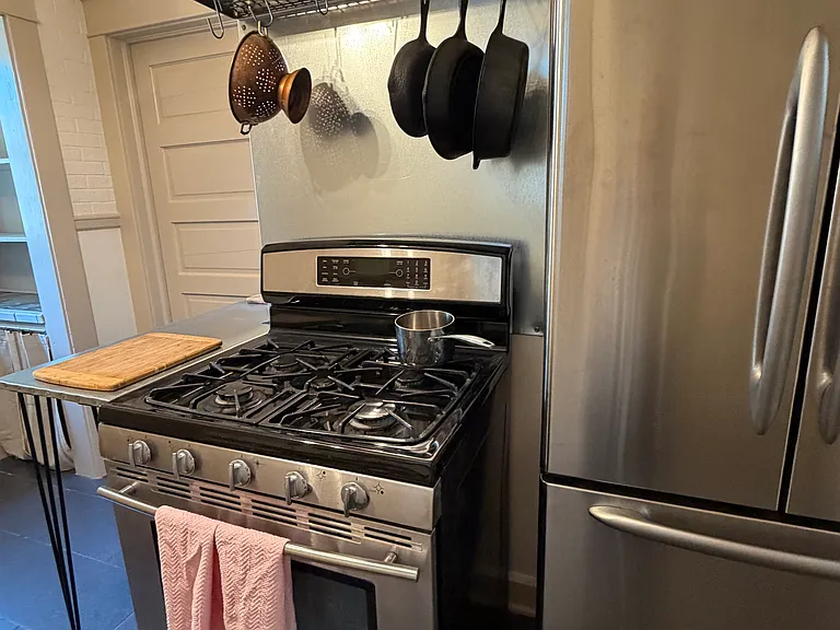 1907 SE Stark St — Photo 4