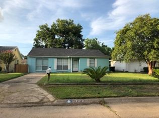 9707 Santa Cruz St, Houston, TX 77013