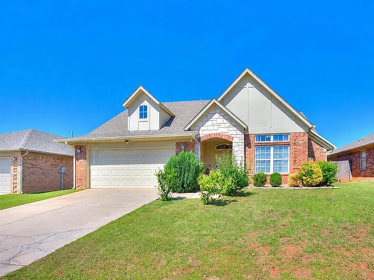 516 Woodsong Dr — Photo 1